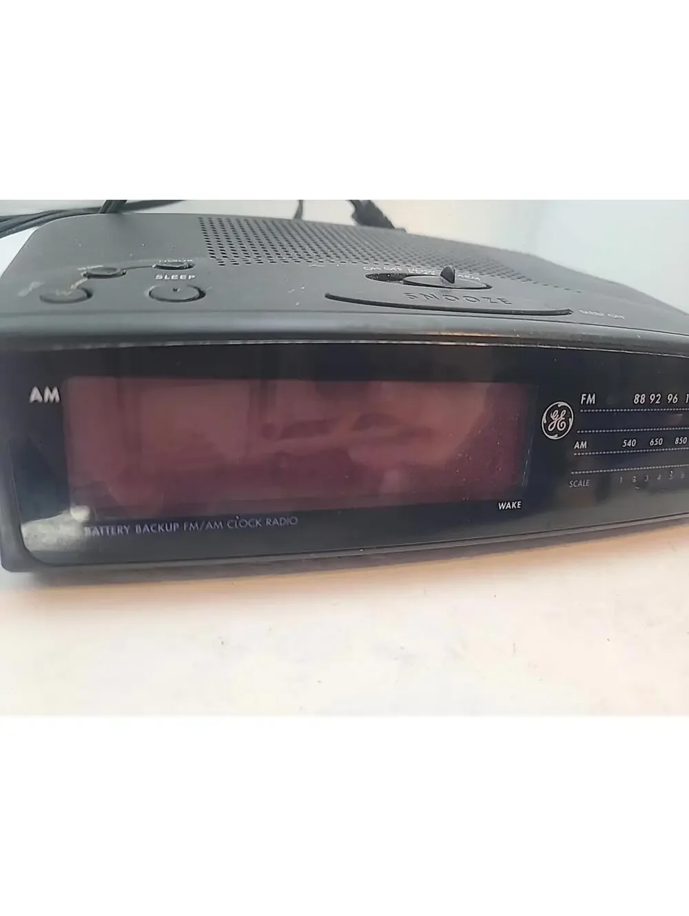 GE Vintage Retro AM/FM Alarm Clock Radio Digital Model 7-4815A Tested And Works
